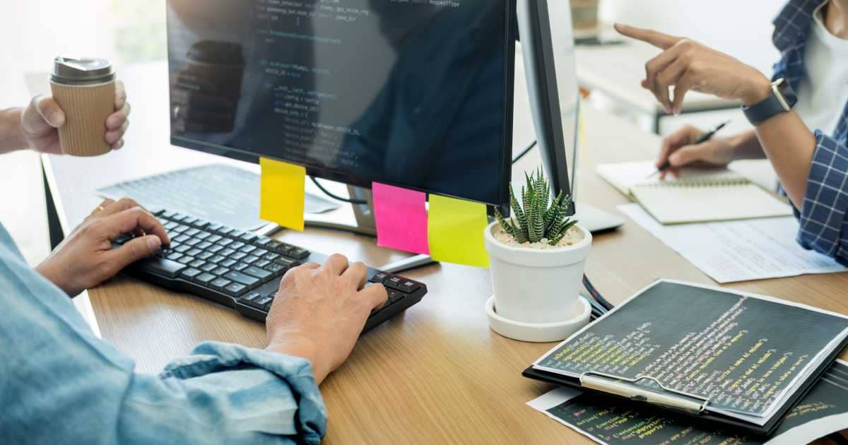 What are the Advantages of Working with a Local WordPress Web Design Agency | programmer outsource developer team coding technology